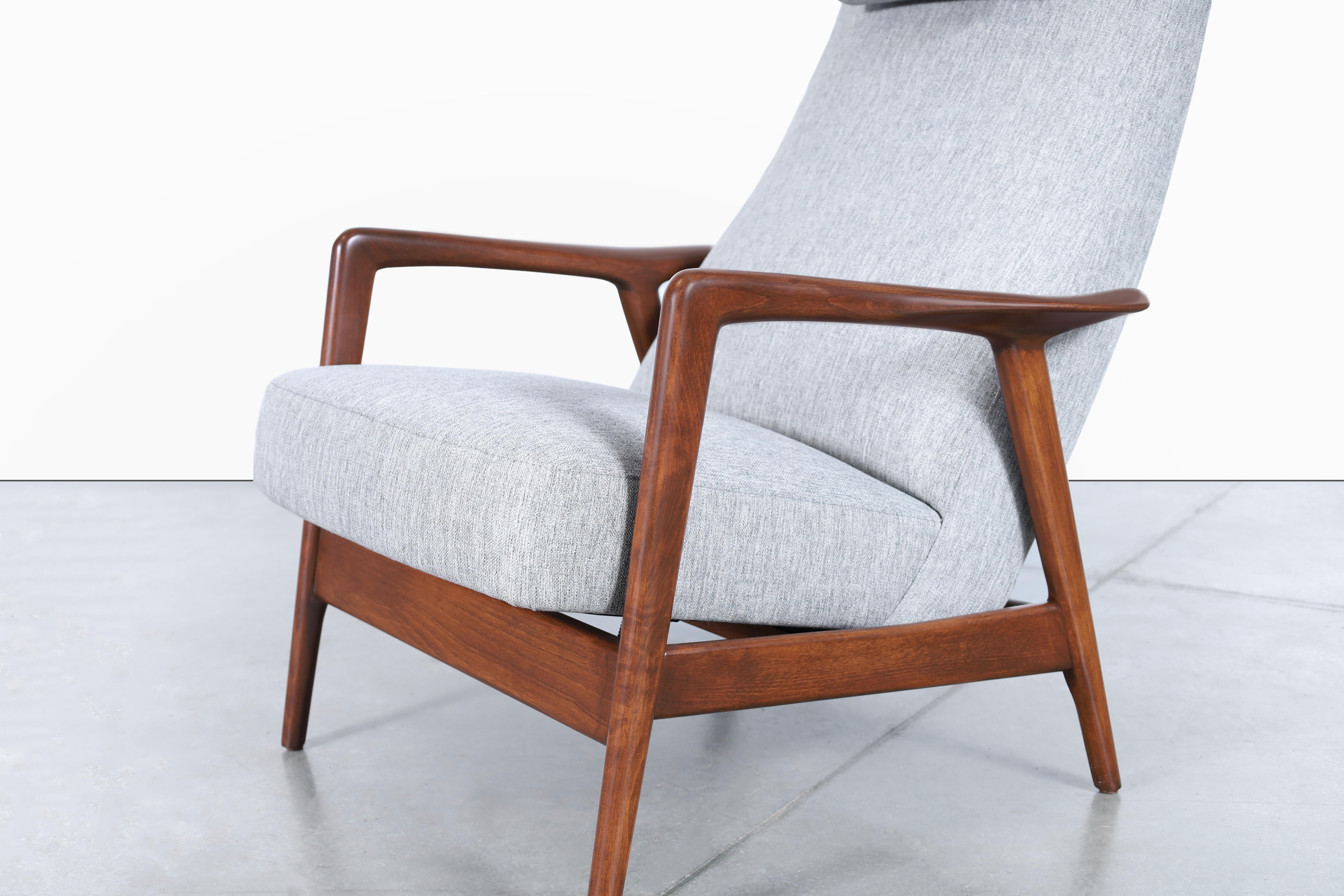 Chaise longue en noyer suédois par Alf Svensson pour Dux Excellent état - En vente à North Hollywood, CA
