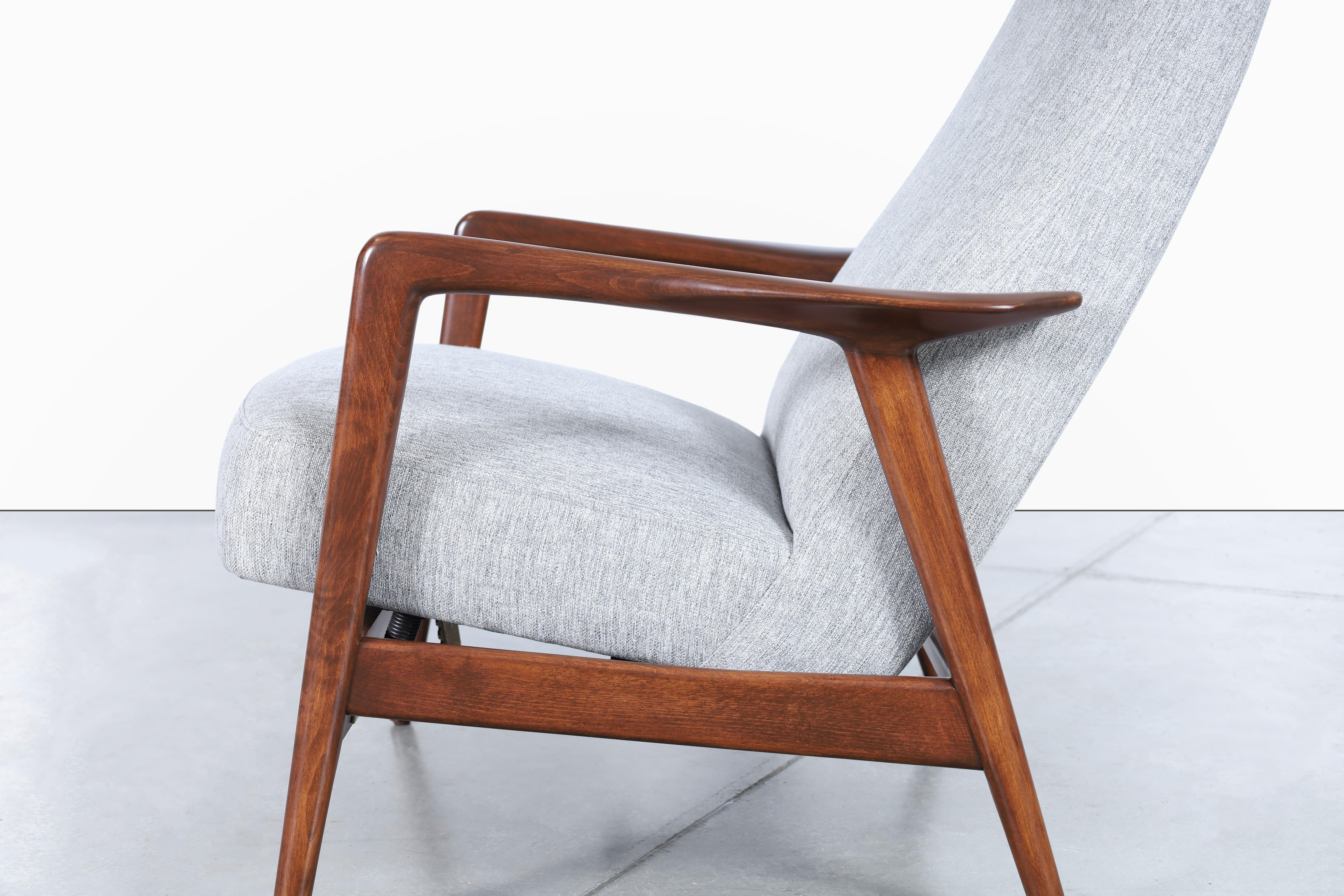 Chaise longue en noyer suédois par Alf Svensson pour Dux en vente 1