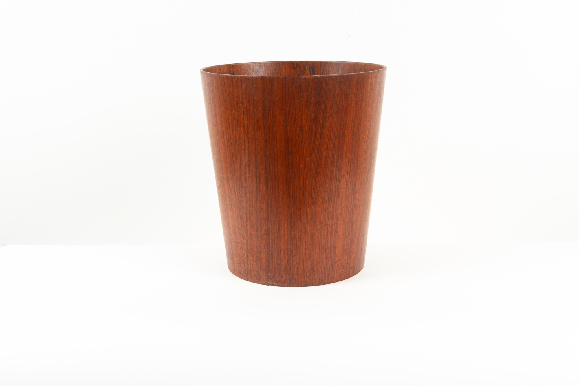 Swedish Wastebin in Teak by Martin Åberg for Servex, 1960s In Good Condition In Asaa, DK