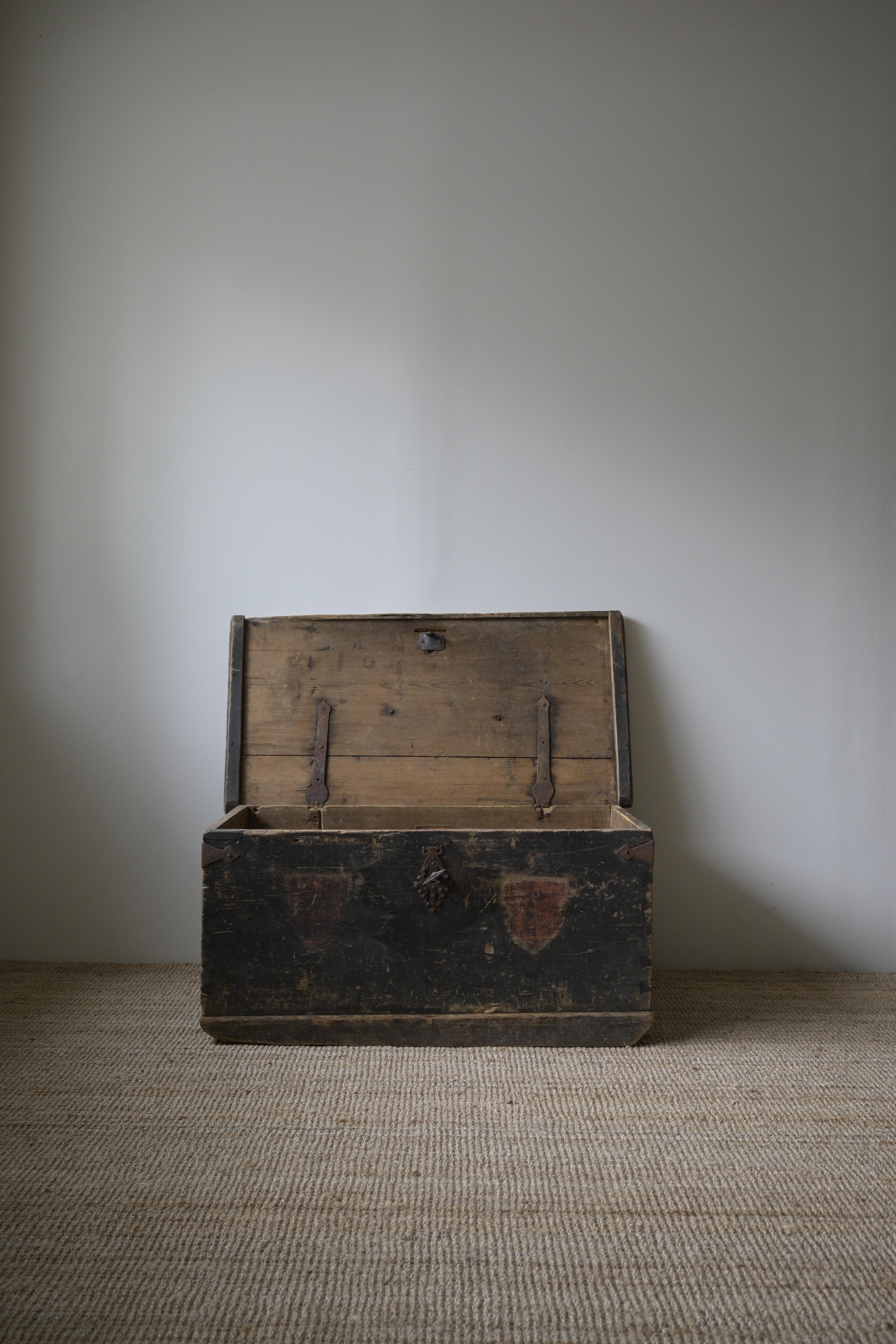 Swedish Wedding Chest ca 1750 from Delsbo, Hälsingland For Sale 6