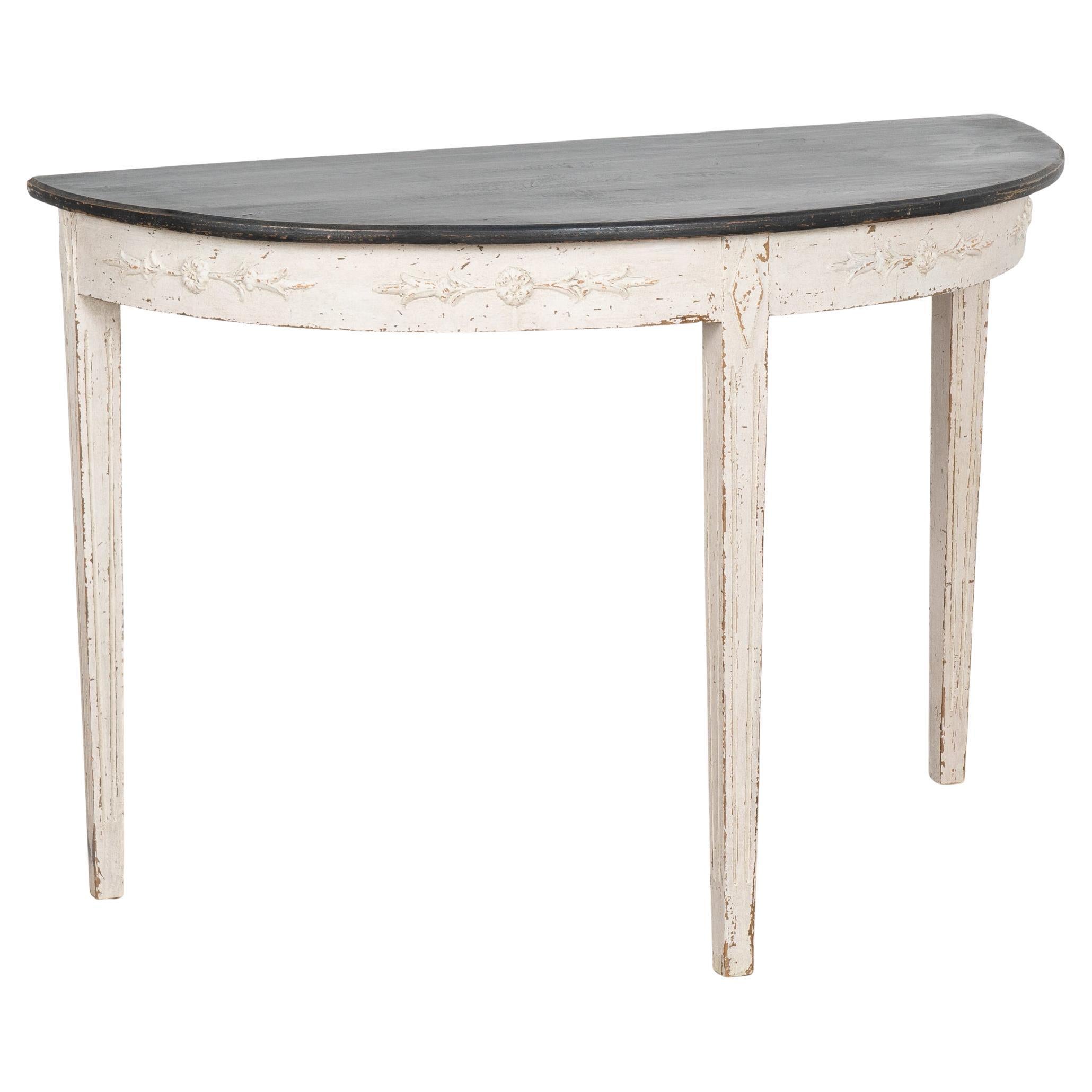 Table d'appoint Demi Lune blanche suédoise, vers 1860-80