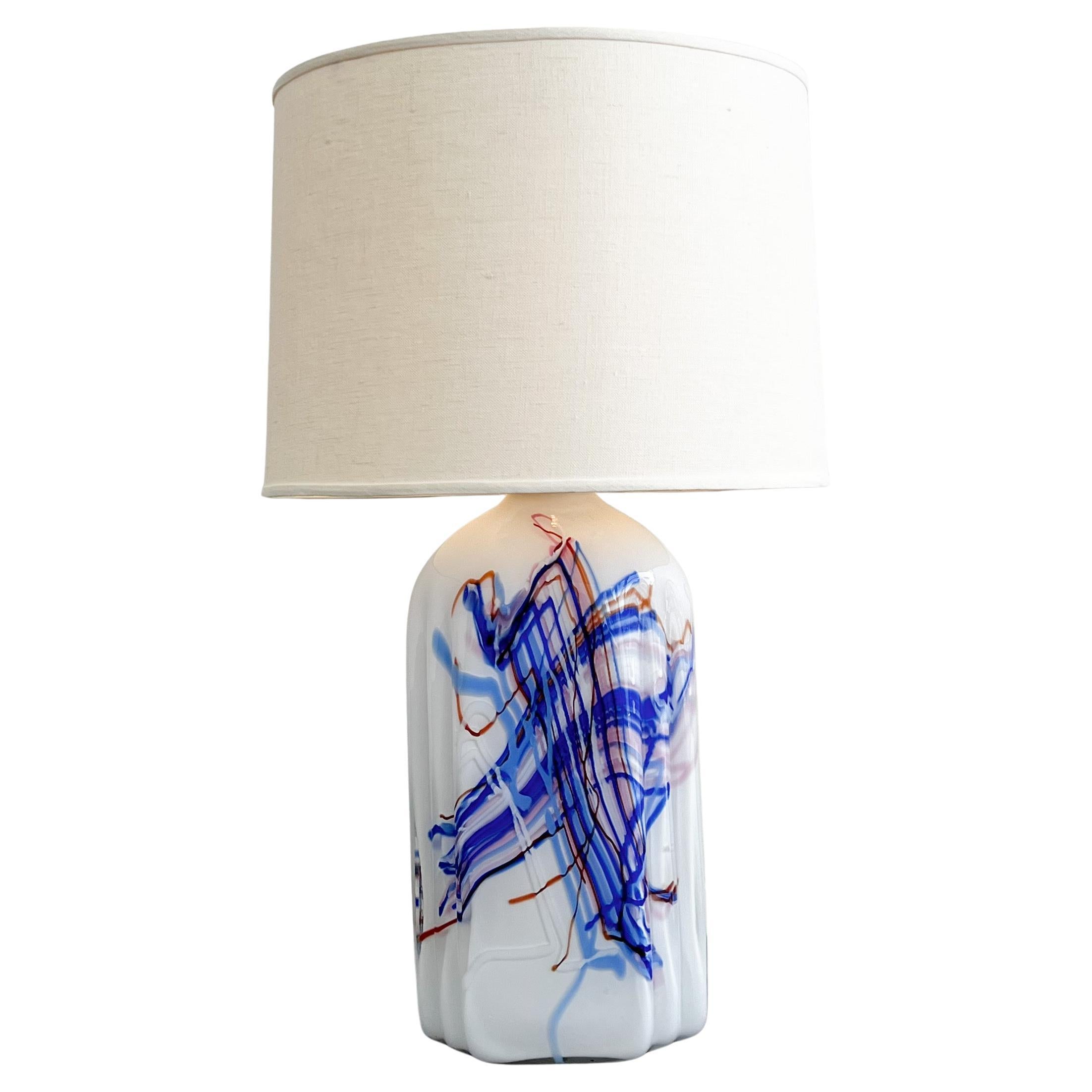 Schwedische Tischlampe aus weißem Glas von Michael Bang