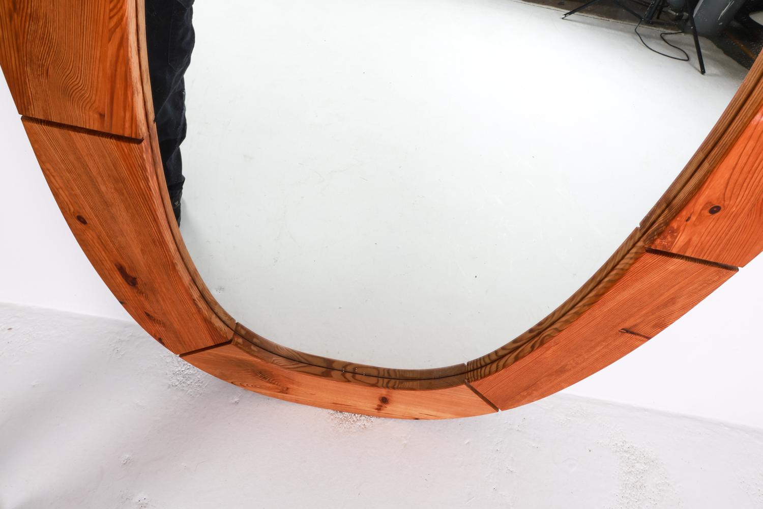 Miroir mural ovale en pin de style suédois Wilhelmsson Circa 1970 en vente 6
