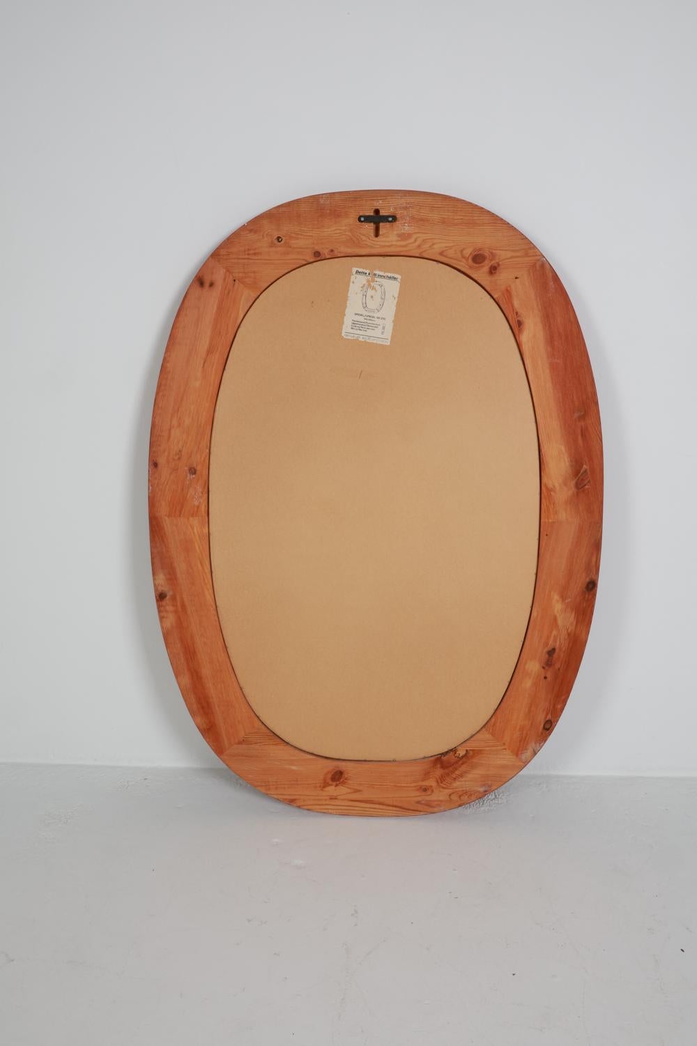 Miroir mural ovale en pin de style suédois Wilhelmsson Circa 1970 en vente 7