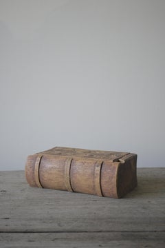 Cache-livre en bois suédois vers 1850