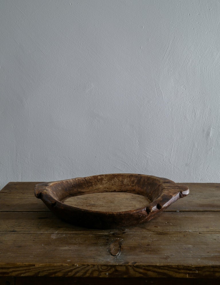 Rare and beautiful Swedish wooden bowl in a primitive and wabi sabi style. Original condition from the late 1800s.