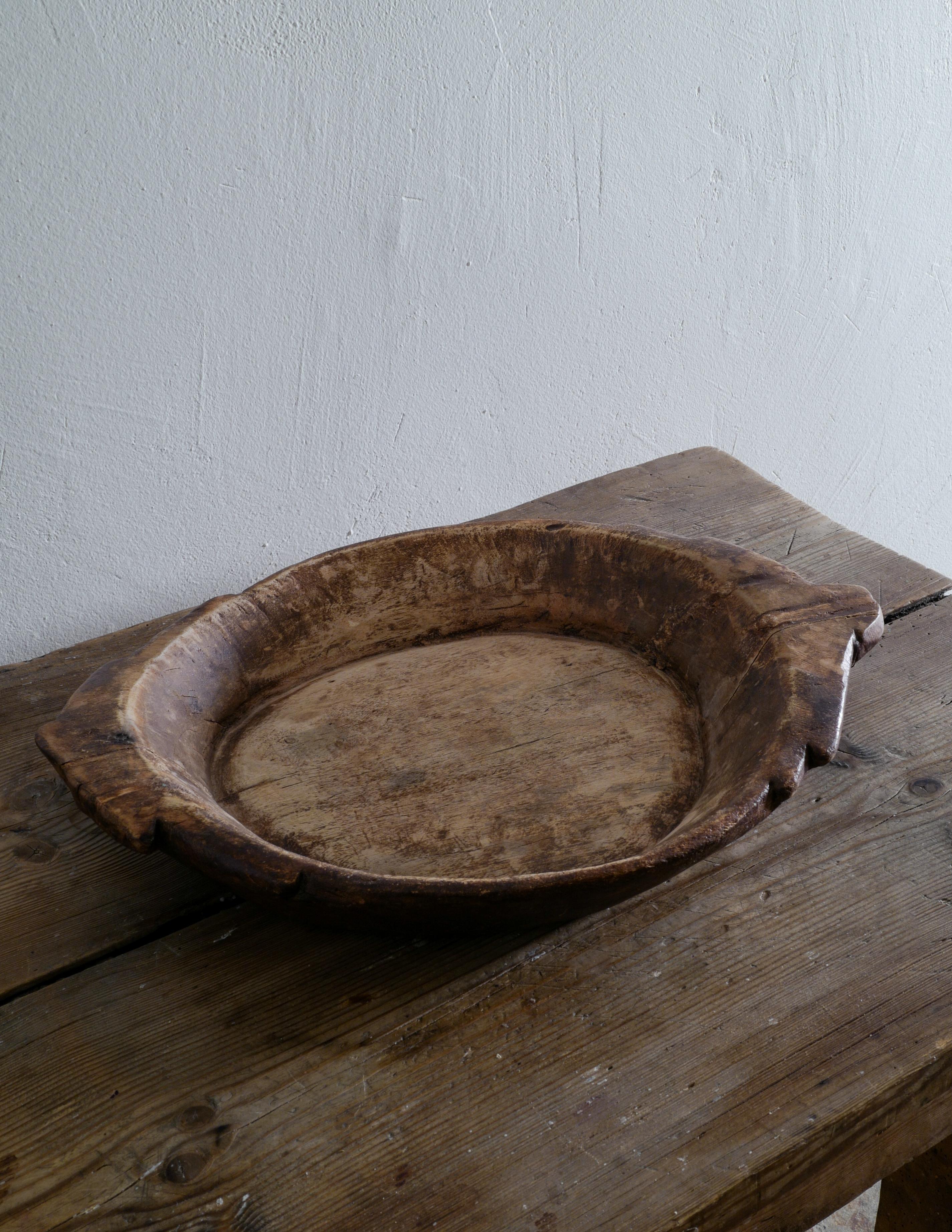 Swedish Wooden Bowl in a Primitive and Wabi Sabi Style, 1800s In Good Condition In Stockholm, SE