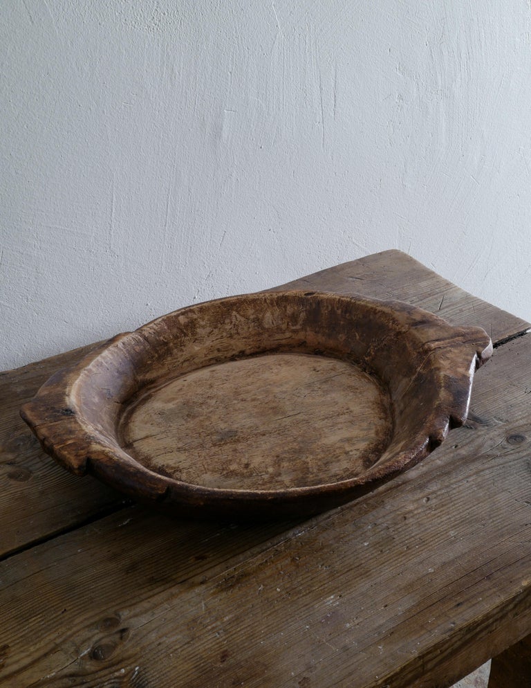 Swedish Wooden Bowl in a Primitive and Wabi Sabi Style, 1800s In Good Condition For Sale In Stockholm, SE