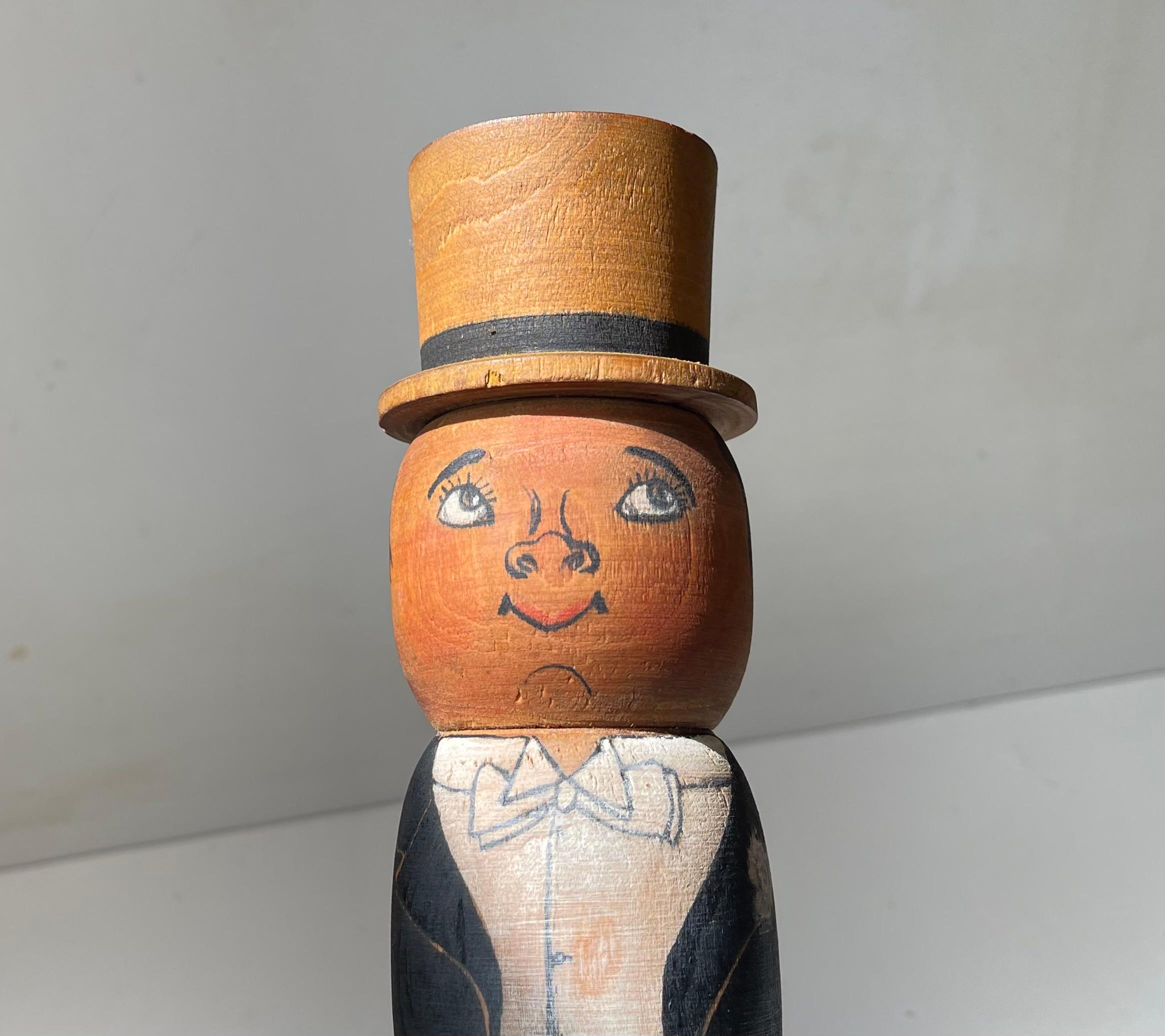 Dispensador de azúcar sueco de madera de estilo folclórico para caballeros, años 40 en Bueno estado para la venta en Esbjerg, DK