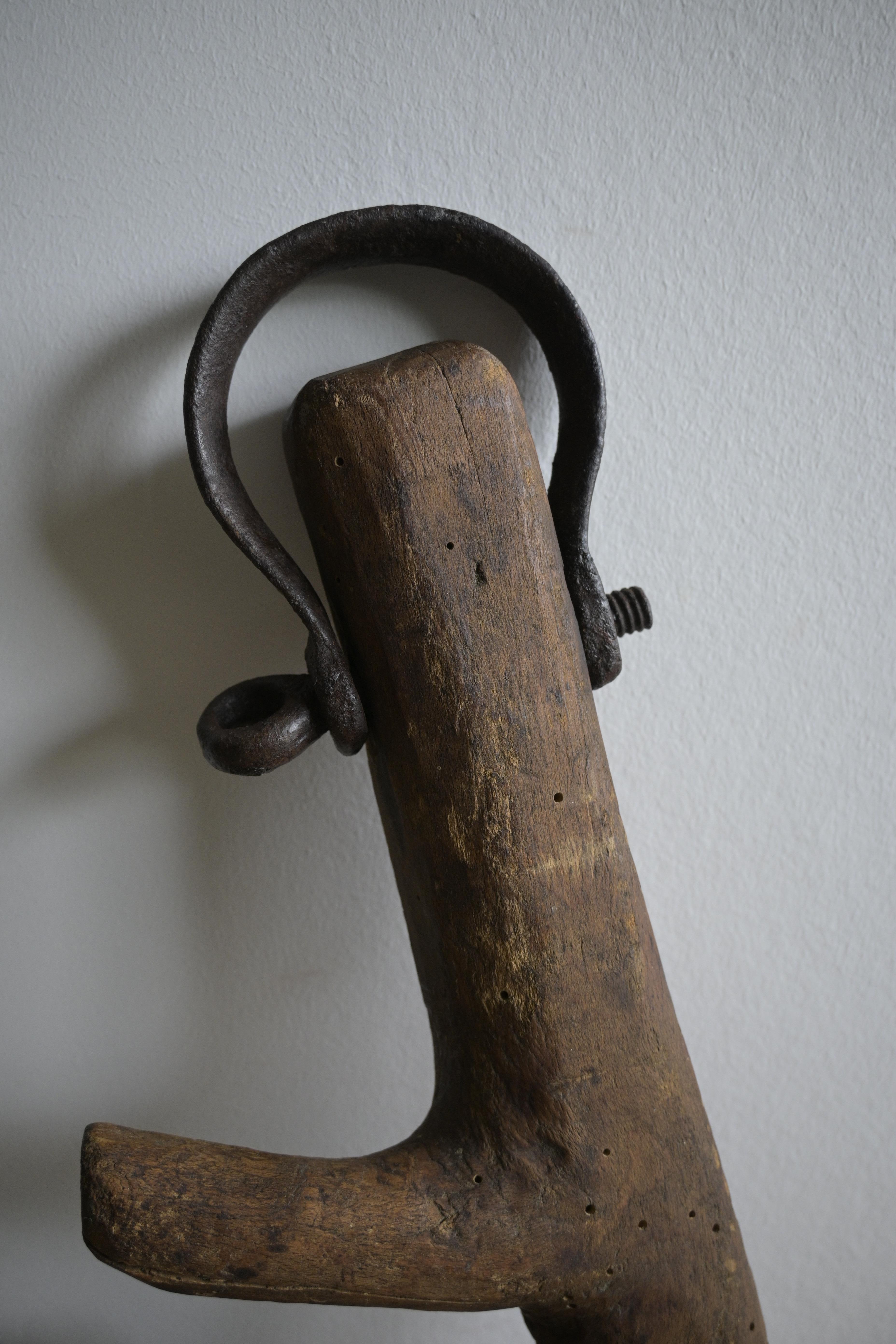 Gancio svedese in legno, circa 1880 in vendita 2