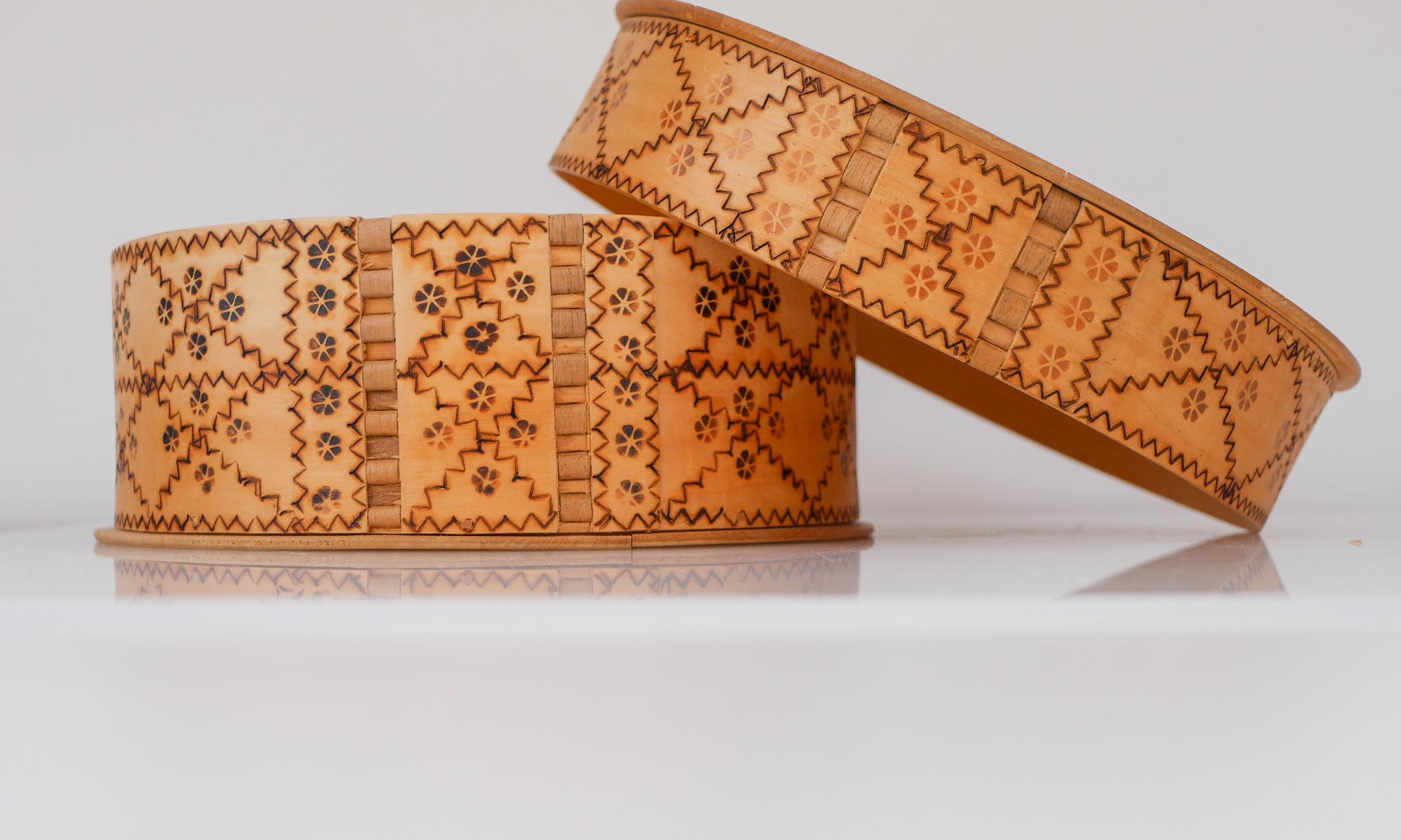 Schwedische pyrographische Zinkenbox aus Holz, oder 