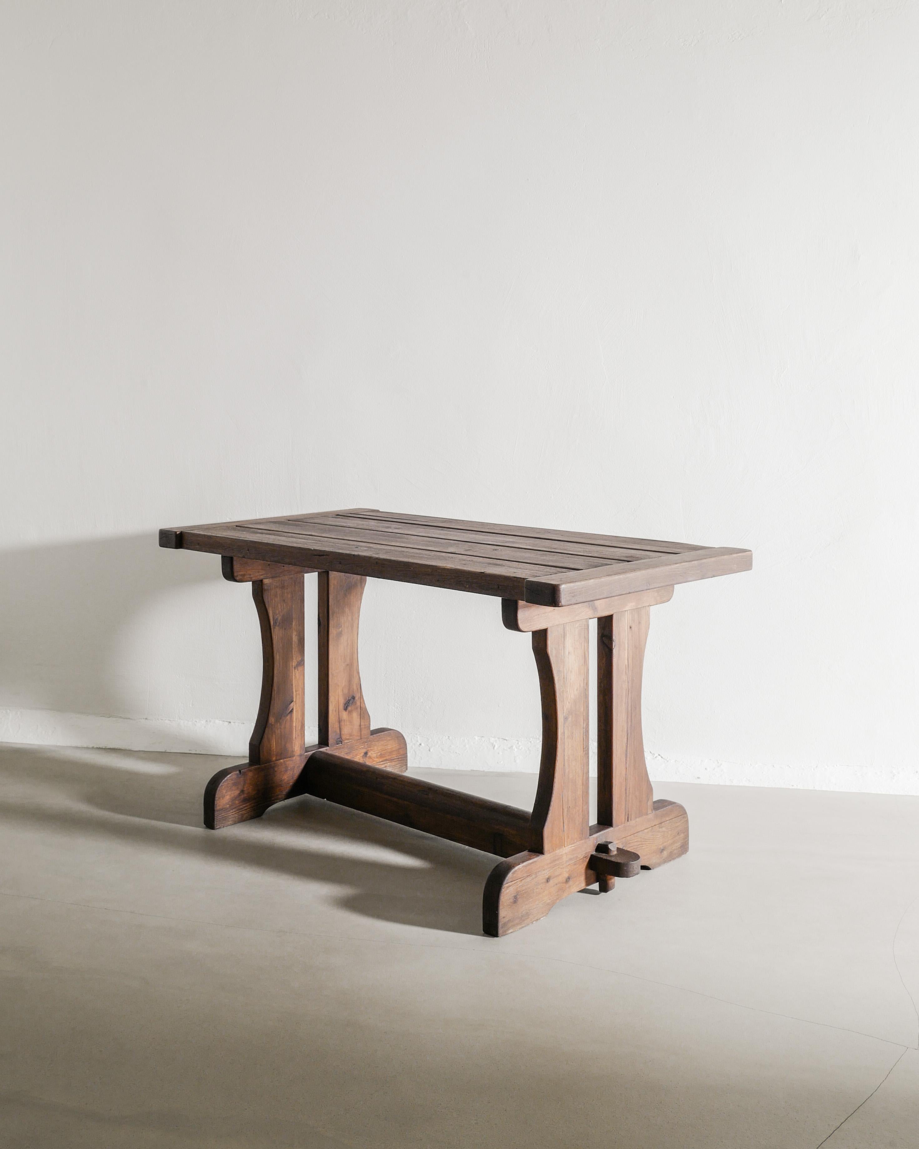 Scandinavian Modern Swedish Wooden Sofa in Dark Brown Table by David Rosén & Nordiska Kompaniet 1940 For Sale