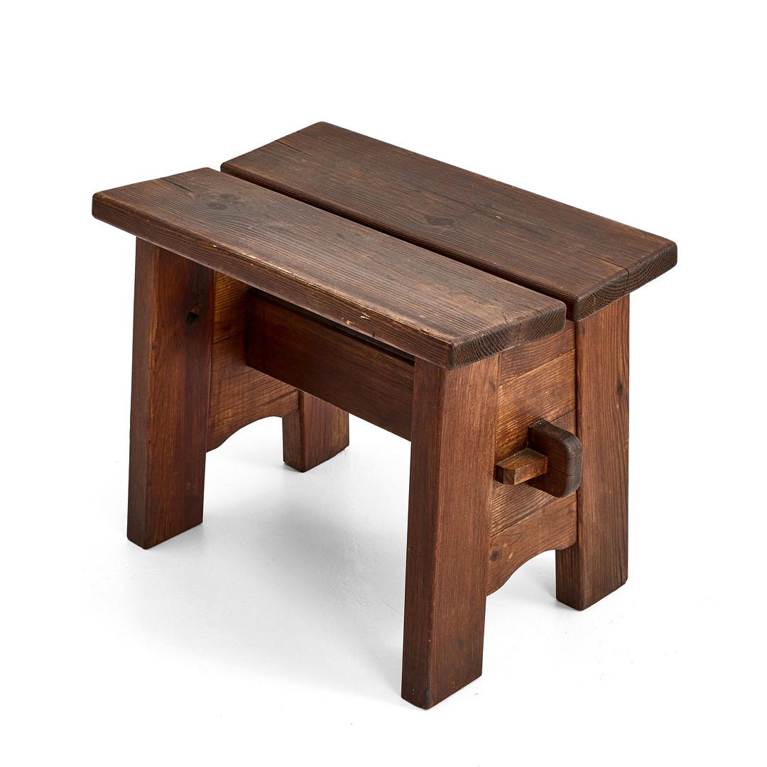 Rare tabouret suédois à quatre pieds 