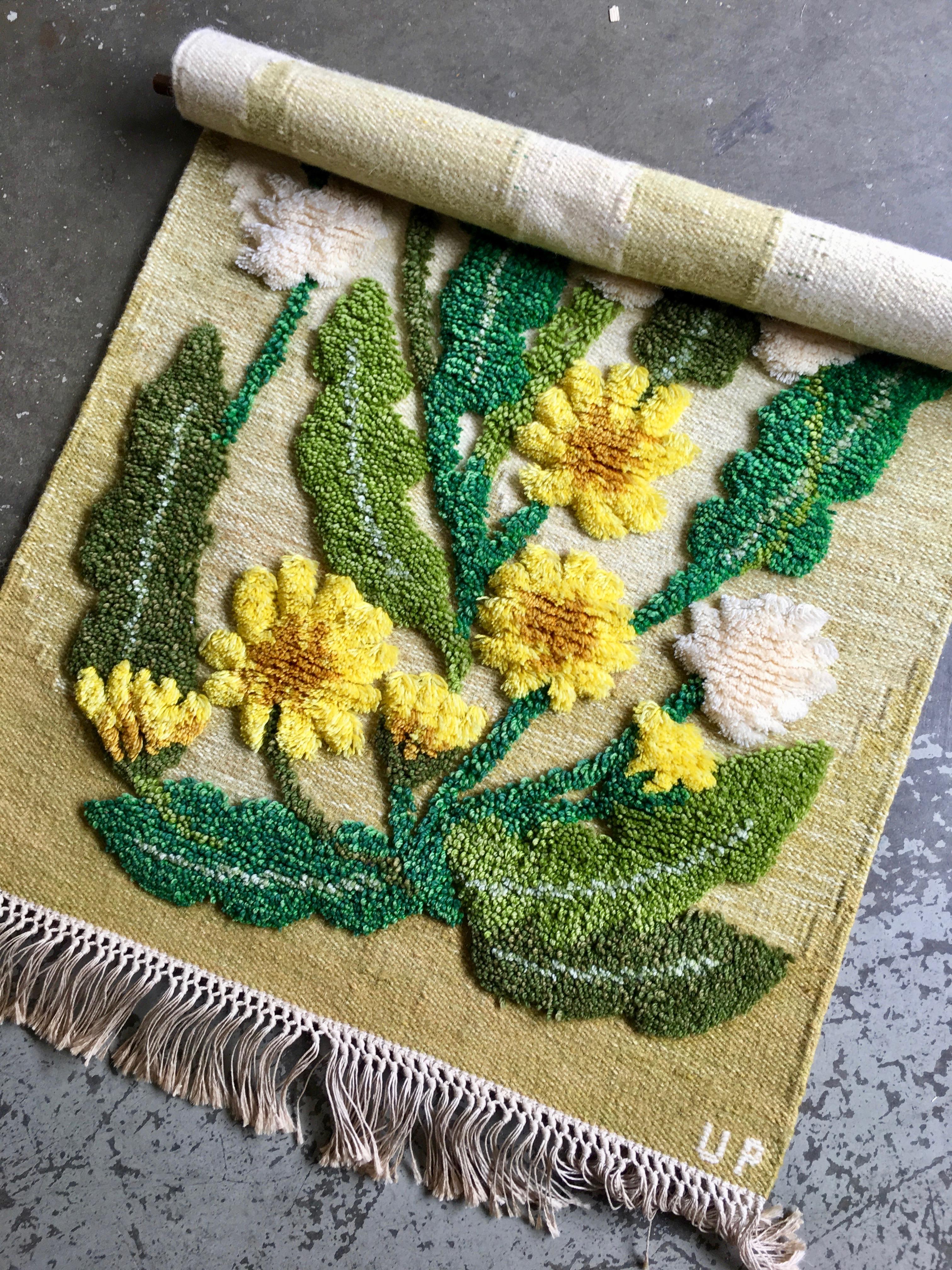 Late 20th Century Swedish Wool Flat Weave Wallhanging by Ulla Parkdal Depicting Dandelions For Sale