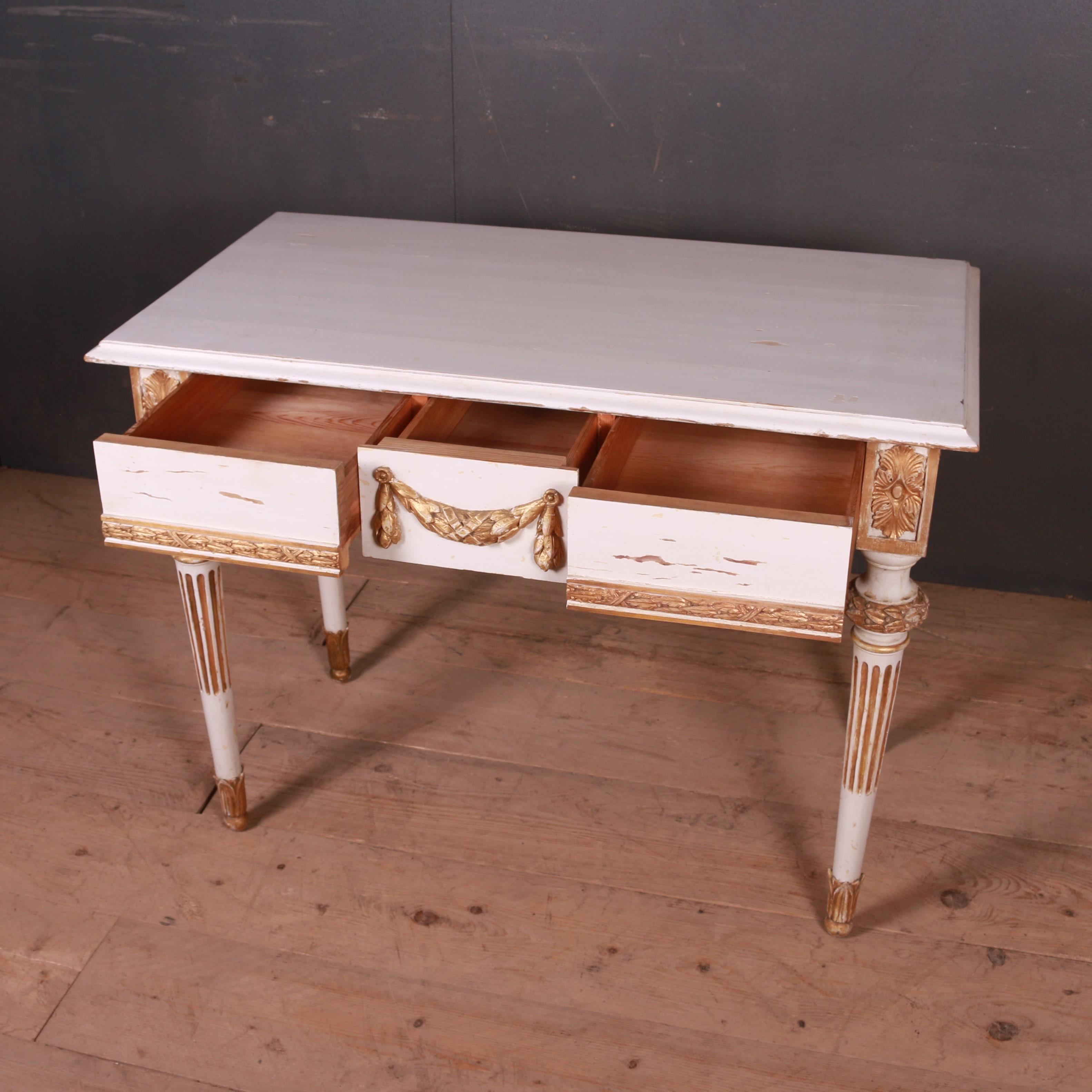 Swedish Writing Table In Good Condition For Sale In Leamington Spa, Warwickshire