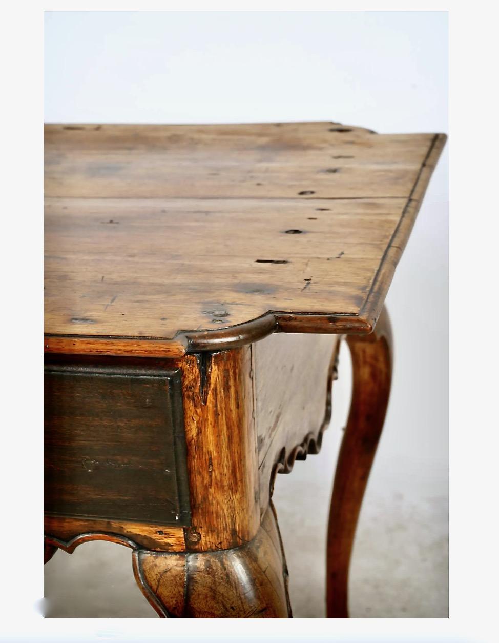 Hand-Carved Swedish Writing Table or Side Table, 18th Century For Sale