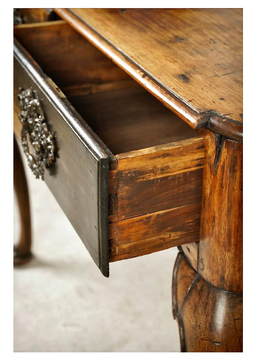 Swedish Writing Table or Side Table, 18th Century In Good Condition For Sale In Pasadena, CA