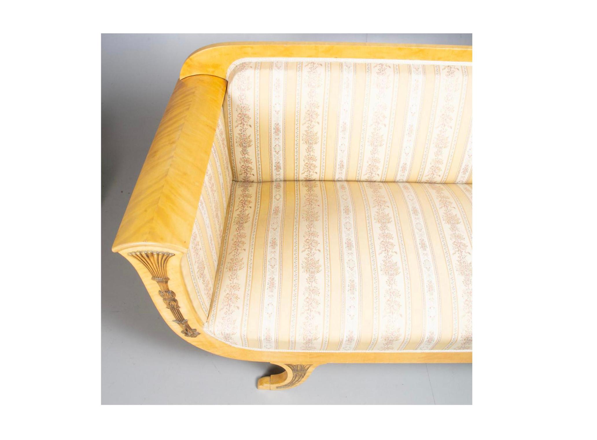 Sofá SuecoBiedermeier Sofá Color Miel, 3-4 Asientos, Siglo XIX Imperio Raro A Pulido en venta