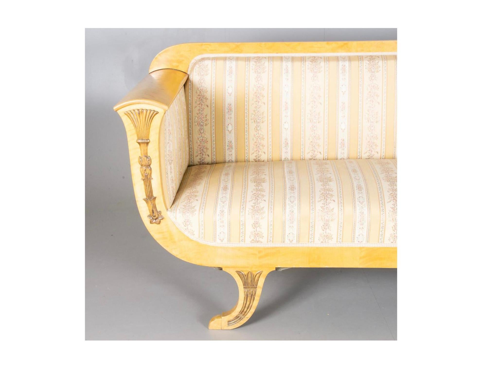 Sofá SuecoBiedermeier Sofá Color Miel, 3-4 Asientos, Siglo XIX Imperio Raro A en Bueno estado para la venta en Lewes, England