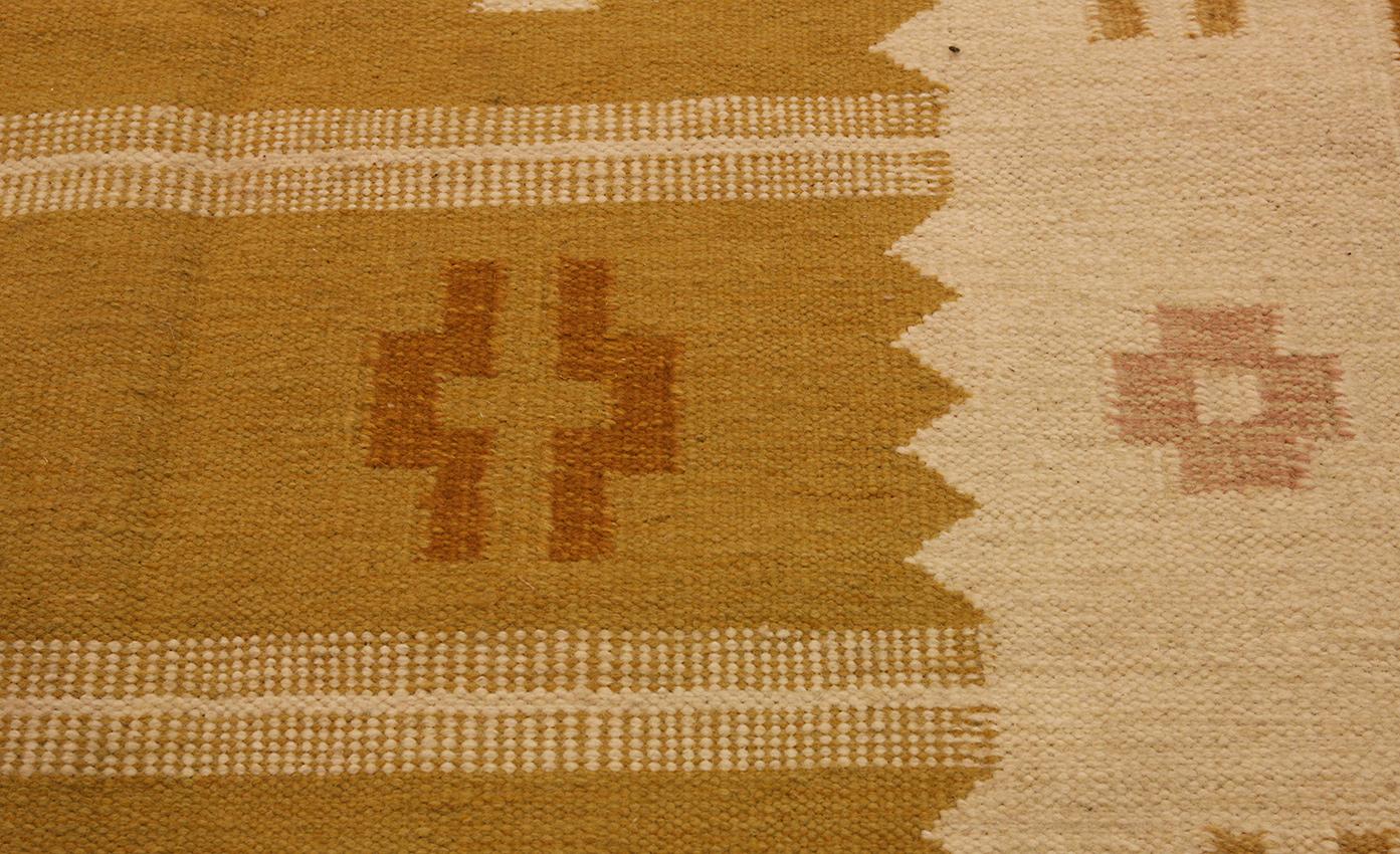 Scandinave moderne Kilim vintage dessin de croix géométrique tourbillonnante en vente