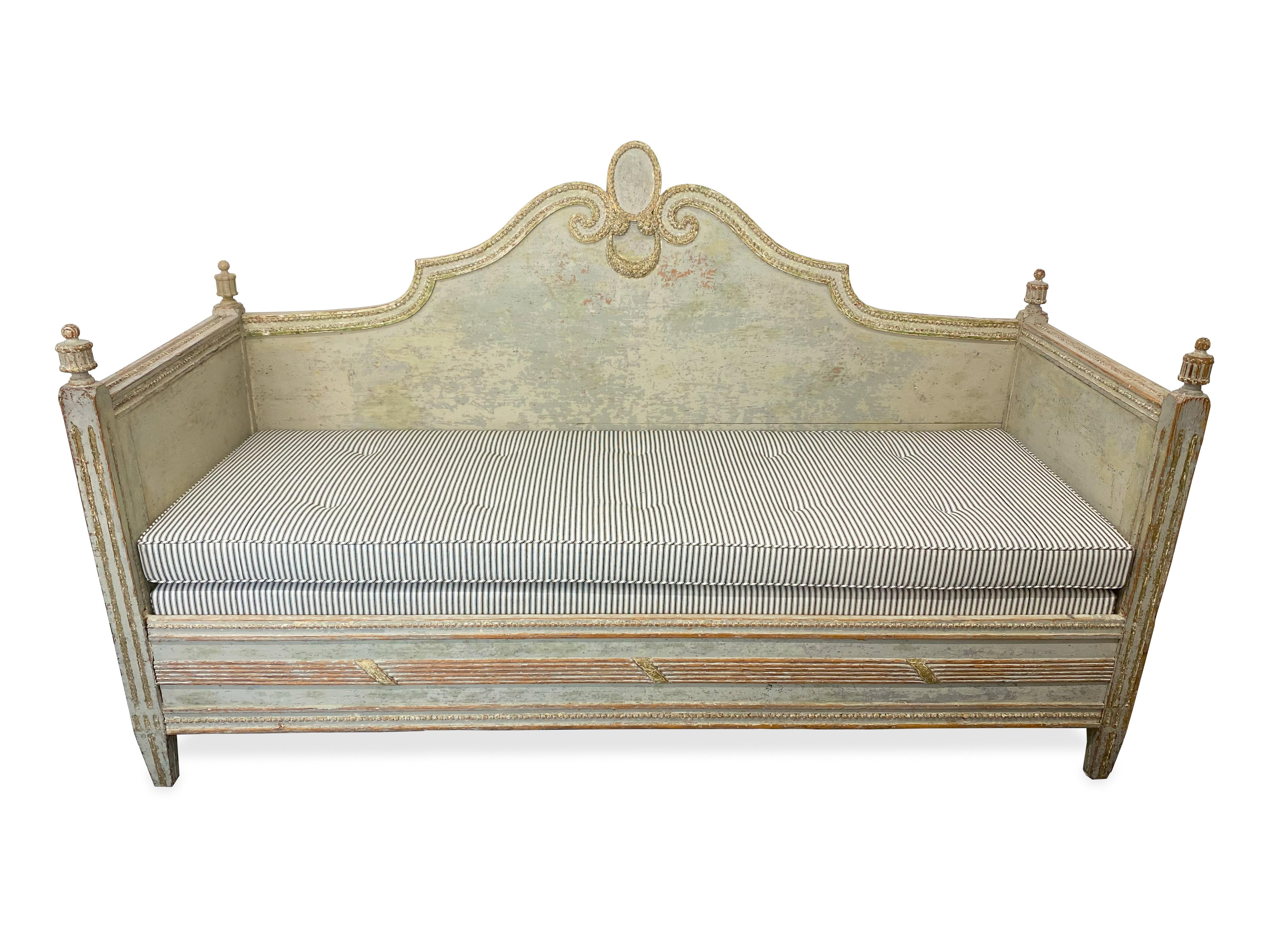 Sweedish Gustavian Daybed Circa 1790s In Good Condition In New York, NY