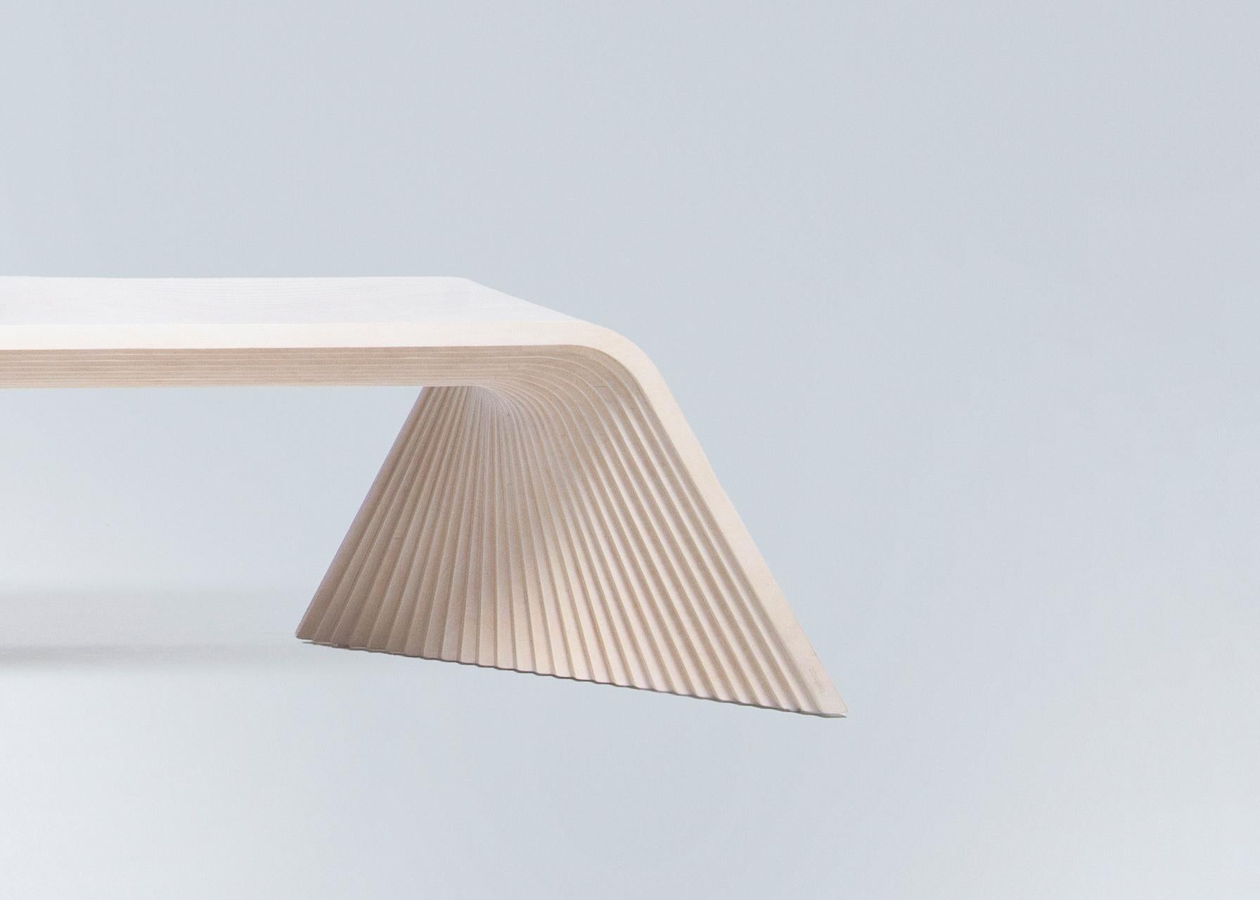 Guatémaltèque Sweep Bench XLarge by Piegatto, un banc contemporain sculptural en vente