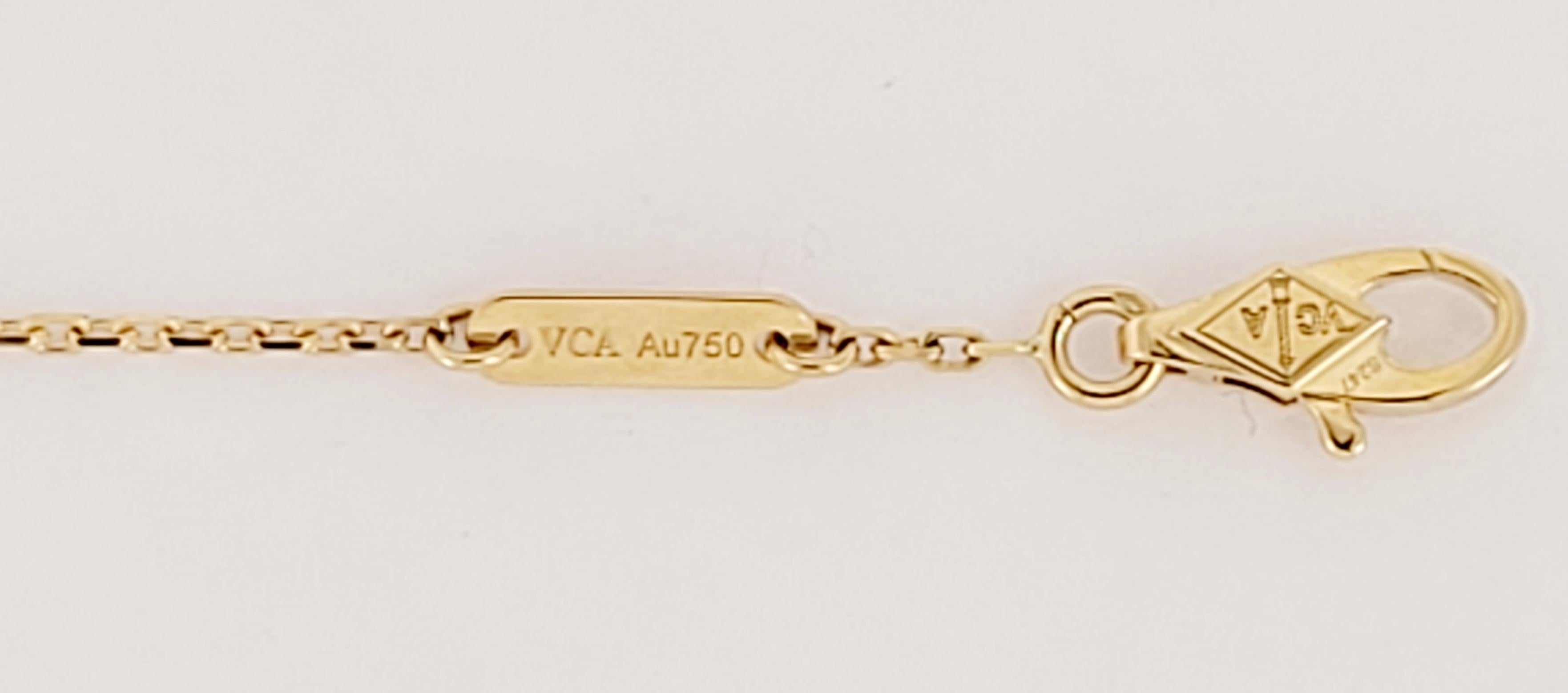 Bracelet papillon Alhambra en or jaune 18 carats et nacre Pour femmes en vente