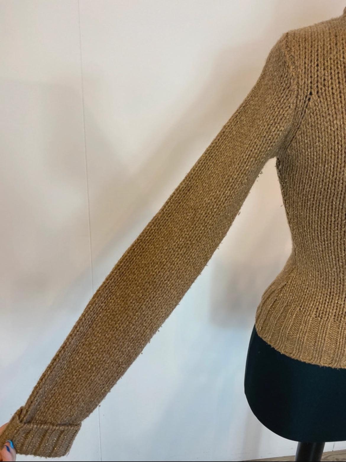 Sweet and gabbana twin-set in camel-colored lurex wool. In Excellent Condition For Sale In Carnate, IT