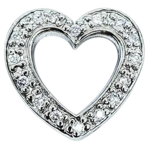 Dolce ciondolo a forma di cuore con diamante in oro bianco 14k