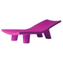 Sweet Fuchsia Low Lita Lounge Chaise Longue von otto Studio