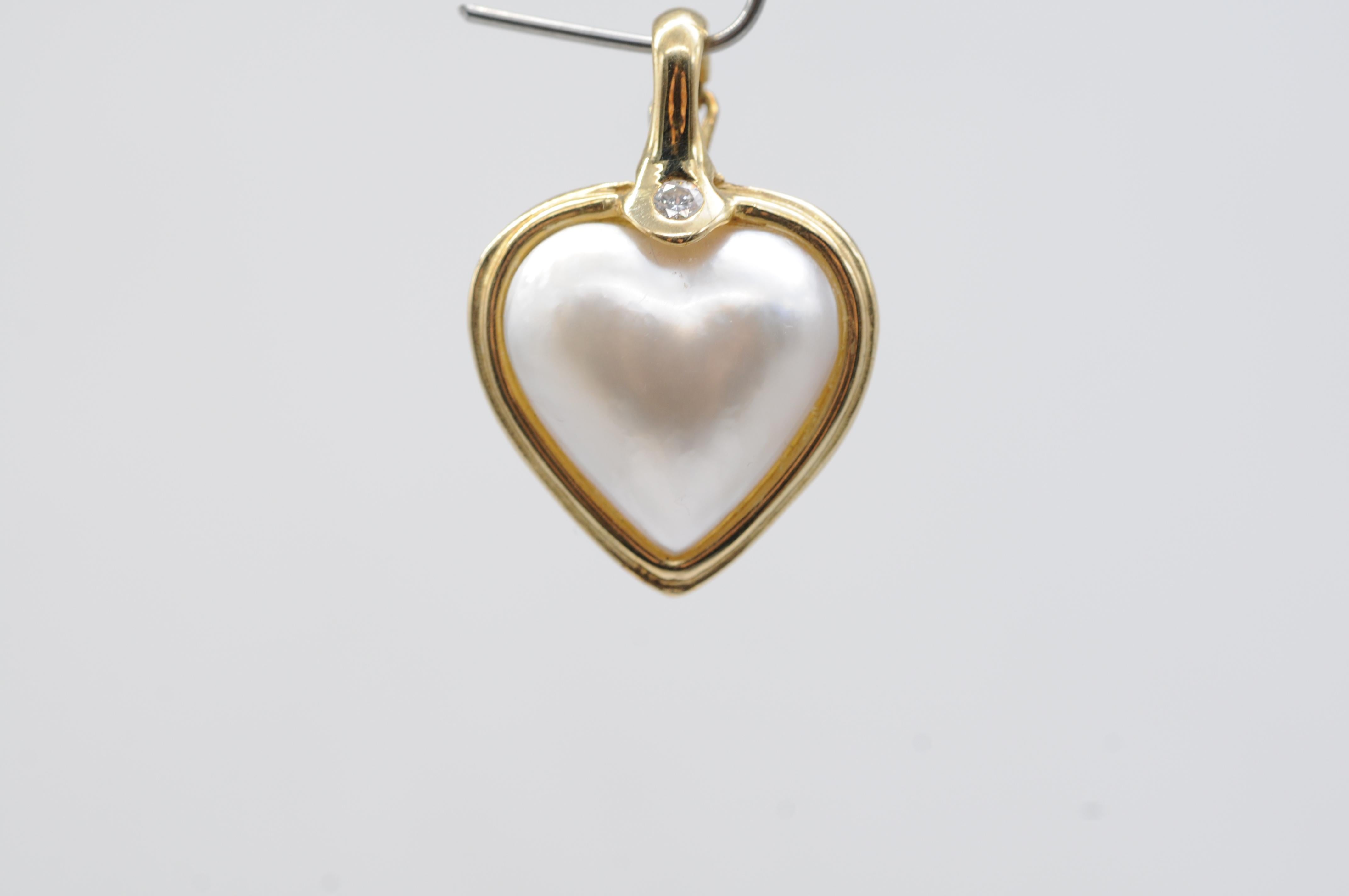Brilliant Cut Sweet heart pearl pendant in gold with diamond For Sale