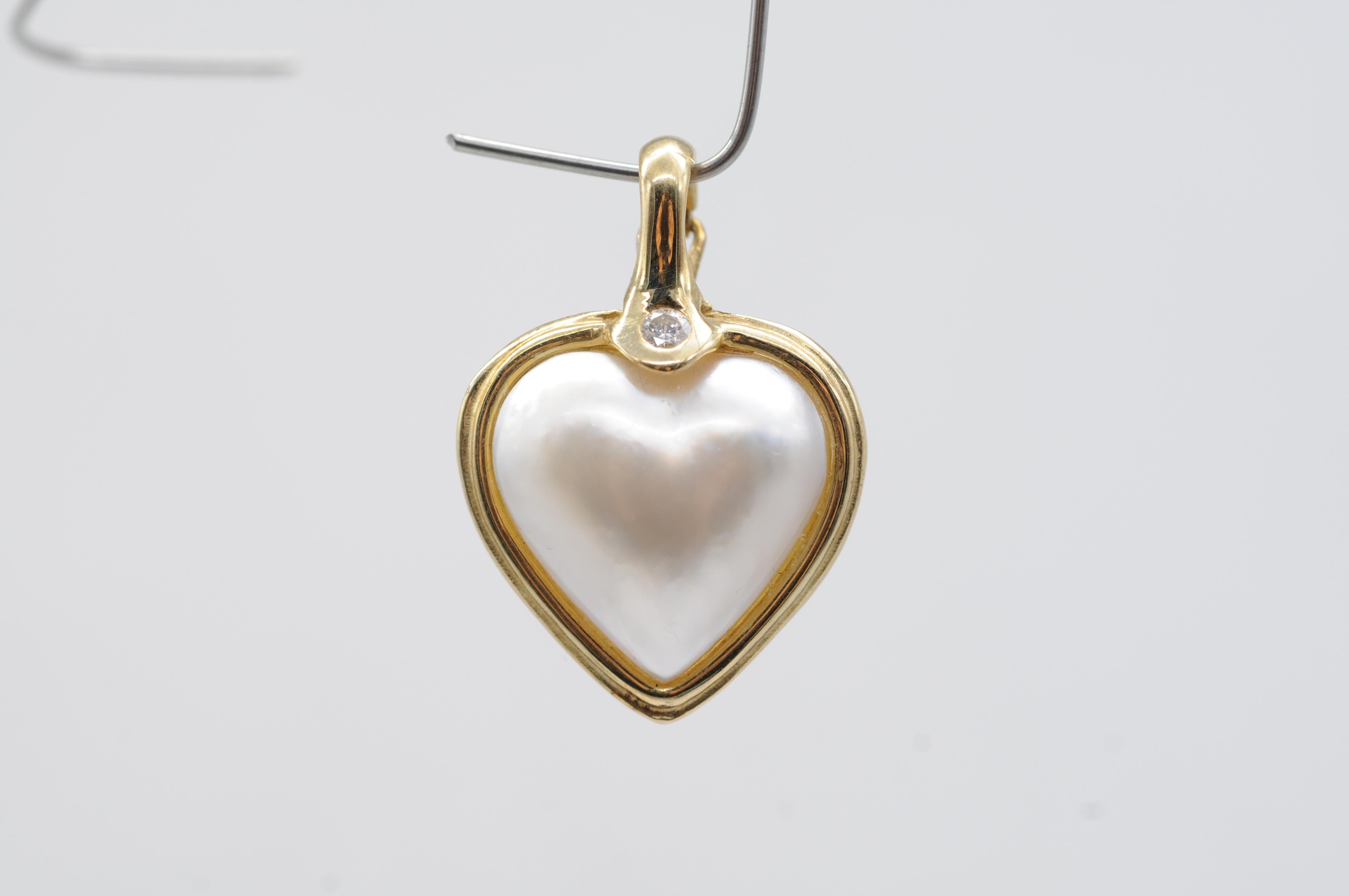 Sweet heart pearl pendant in gold with diamond In Good Condition For Sale In Berlin, BE