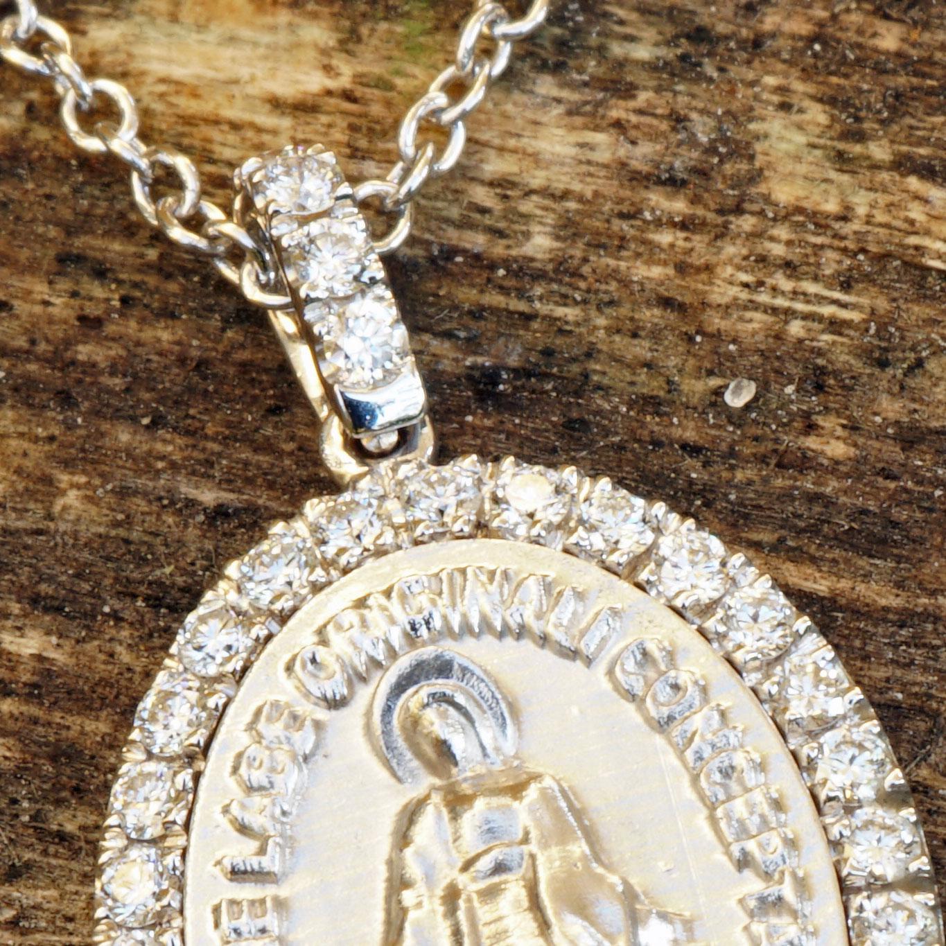 Sweet Madonna Pendant Made in Italy 0.21 Ct TW VS White Gold 18 Kt Highend Work (Brillantschliff) im Angebot