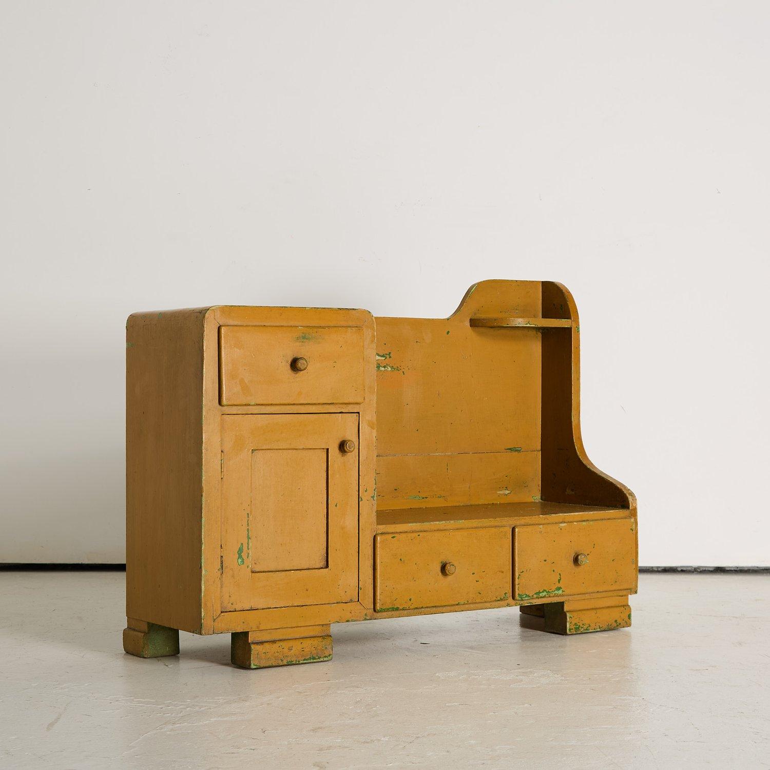 Peint à la main Meuble de cuisine surpeint, tiroirs France, années 1950 en vente