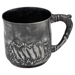 Sweet Pairpoint Manufacturing Co. Tazza per neonato o per battesimo con incisione "Tom 1899
