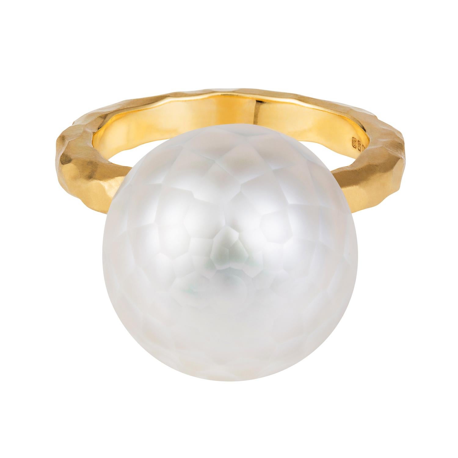 Sweet Pea 18k Yellow Gold Hammered Band Ring With Faceted White South Sea Pearl For Sale