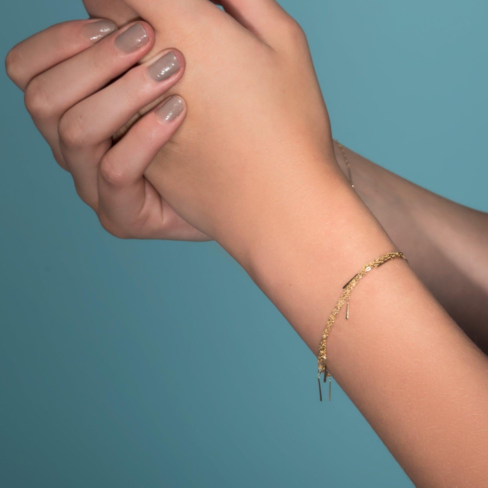 Modern Sweet Pea 18k Yellow Gold Sycamore Layered Chain Bracelet  For Sale