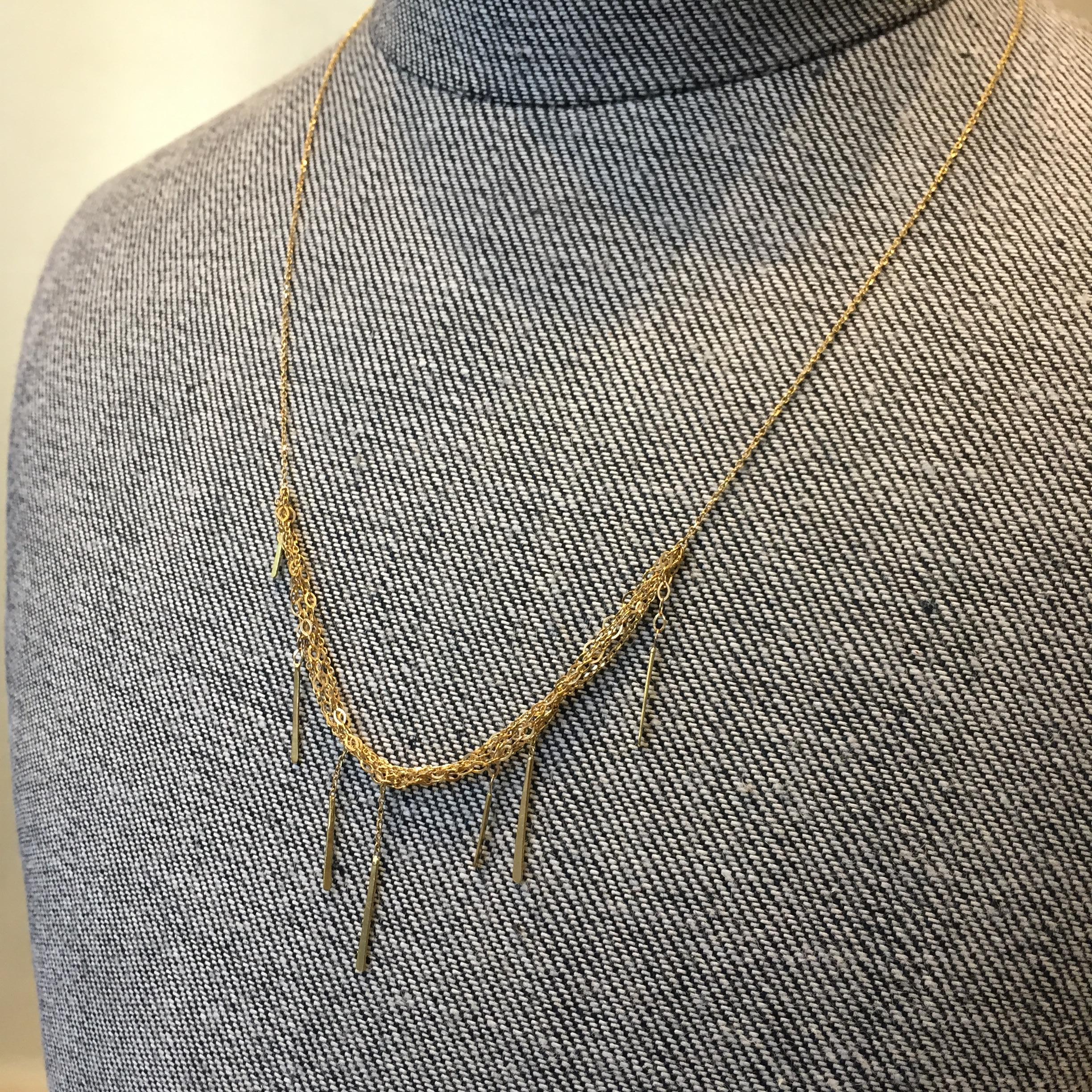 Modern Sweet Pea 18k Yellow Gold Sycamore Layered Chain Necklace For Sale