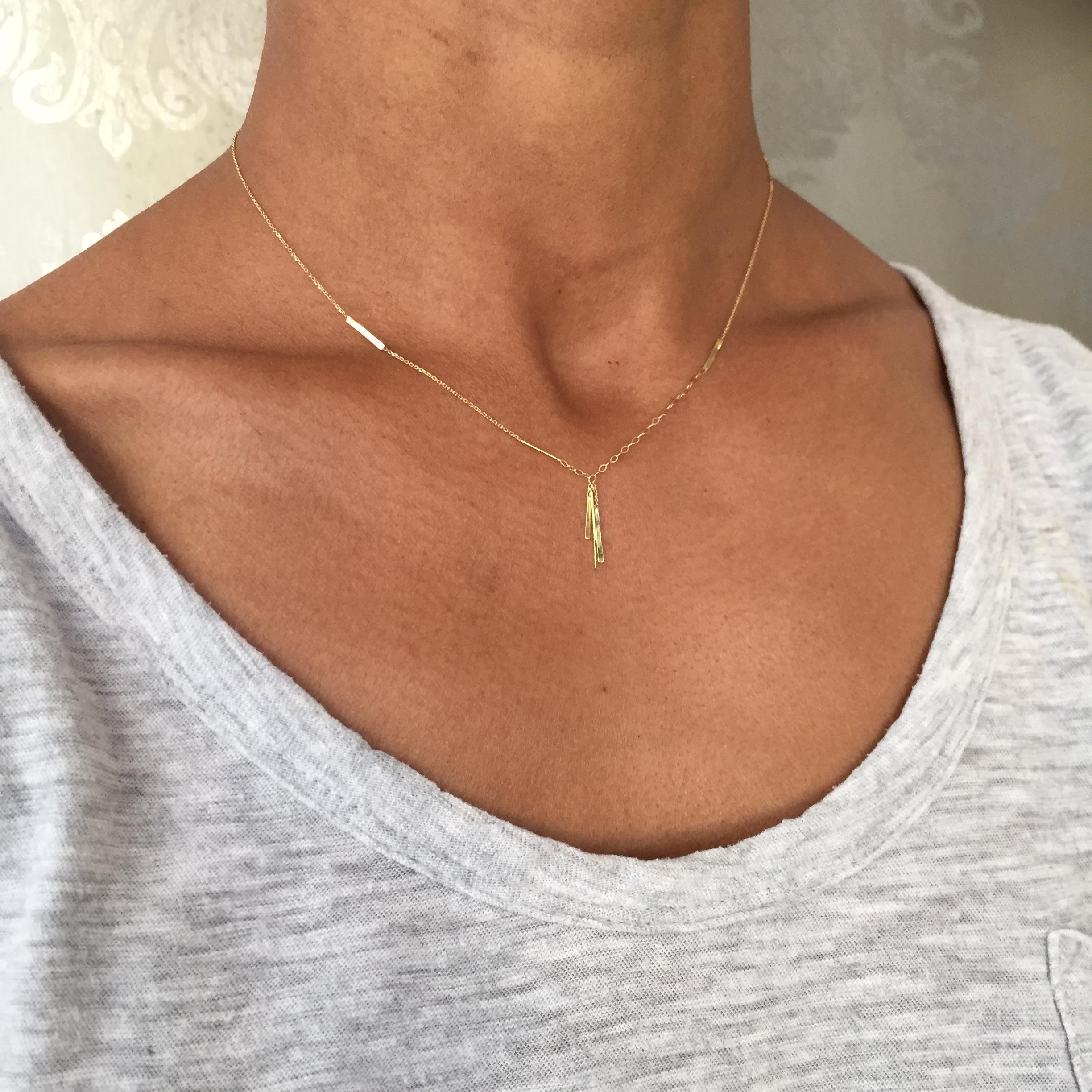 Sweet Pea Sycamore 18k Yellow Gold Necklace With Hanging Bar Details In New Condition For Sale In London, GB