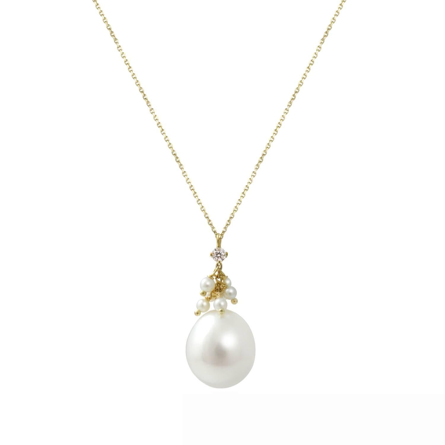 Sweet Pea White Pearl and Diamond 18K Yellow Gold Chain Necklace with Cluster For Sale