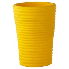 Grand pot en S Sweet Saffron par SLIDE Studio