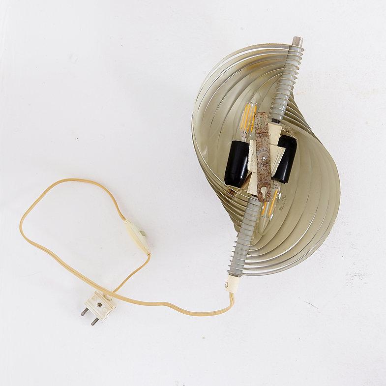 Mid-Century Modern Swelling aluminium sconce by Henri Mathieu, France, 1970's For Sale