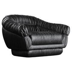 CHAISE LOUNGE SWERVE - Design moderne en fausse peau d'agneau noir