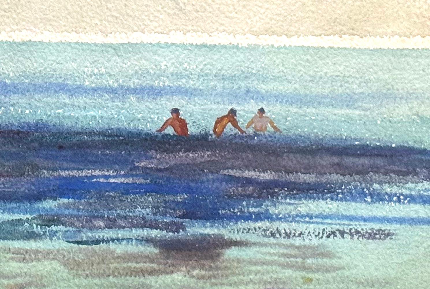 Llena de luz y color, esta acuarela altamente evocadora de Porter Woodruff representa a un grupo de jóvenes tunecinos nadando en la playa del golfo de Hammamet, en Túnez, cerca de su casa.  Cerca, otros dos hombres están en una pequeña barca