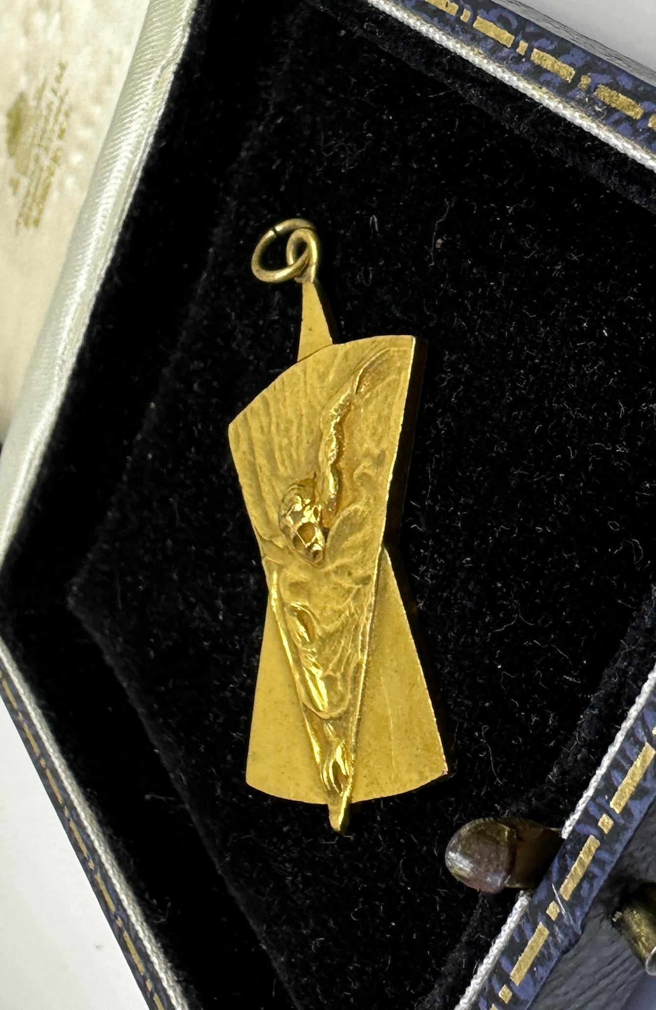Swimming Medal Art Nouveau Pendant Necklace Olympic Circa 1910 Rare Swimmer For Sale 1