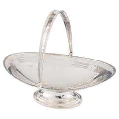 Cesta de plata para pasteles con asa oscilante Mappin & Webb 1924