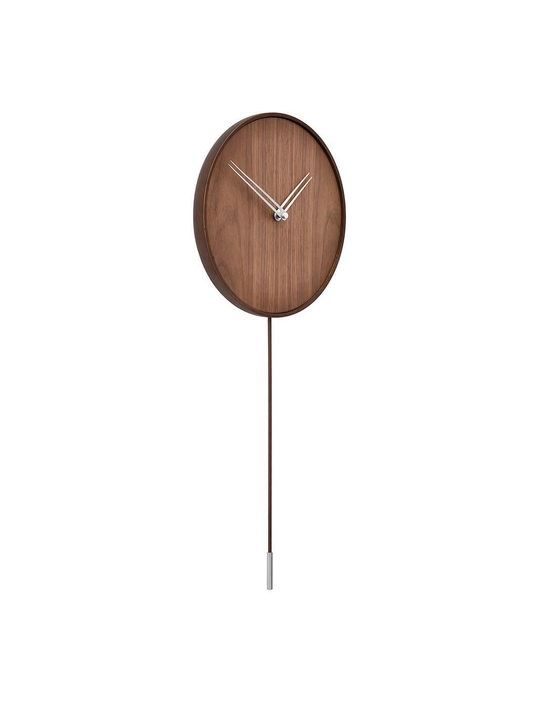 The Swing I clock will allow you to maintain an interior design that stands out for incorporating a delicate and simplistic soft touch no matter what room you are in. The comfort of this clocks design will go hand in hand with the simple and