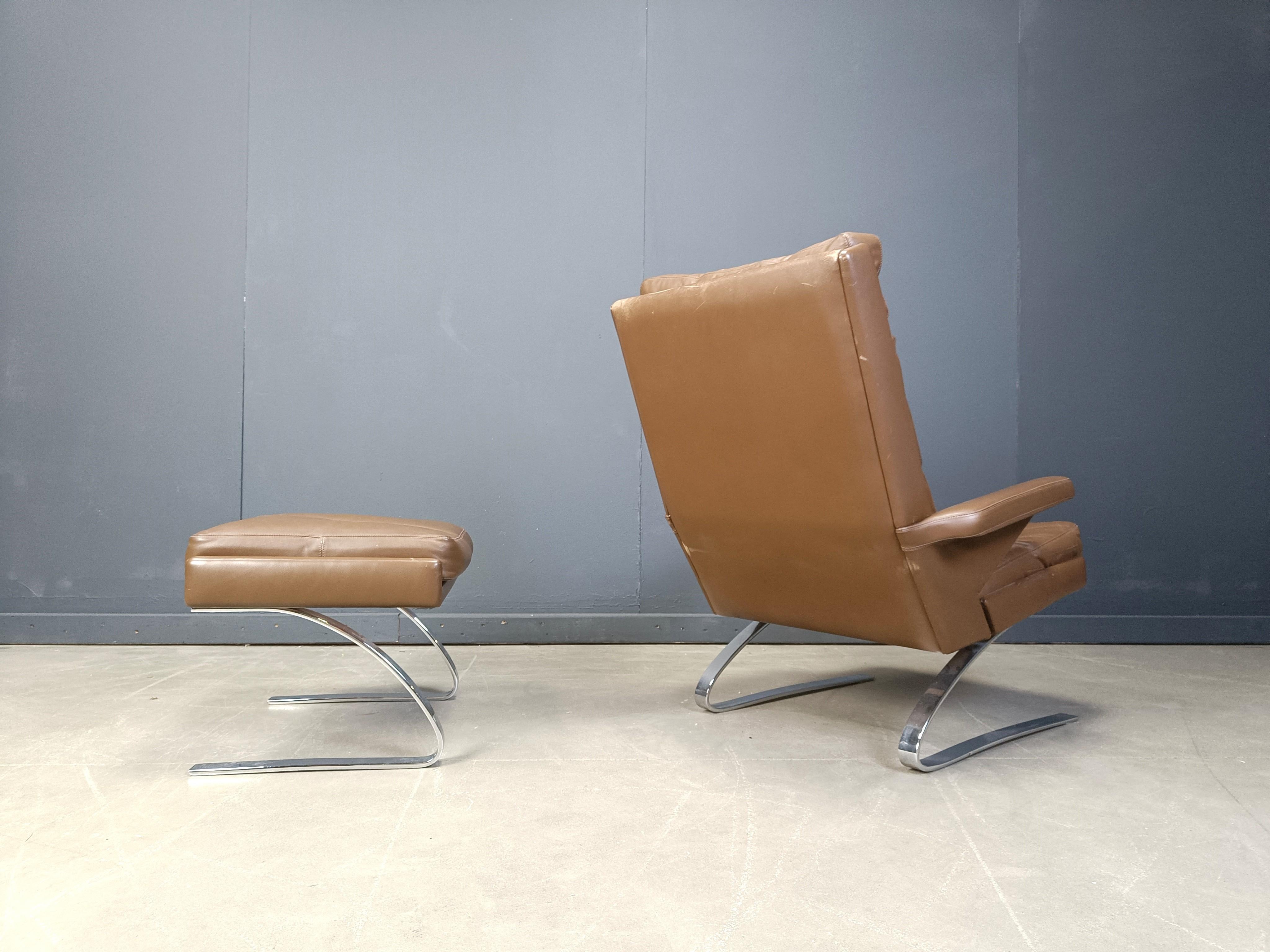 Mid-Century Modern Swing Lounge Chair et Ottoman de Reinhold Adolf et Hans-Jürgen Schräpfer en vente