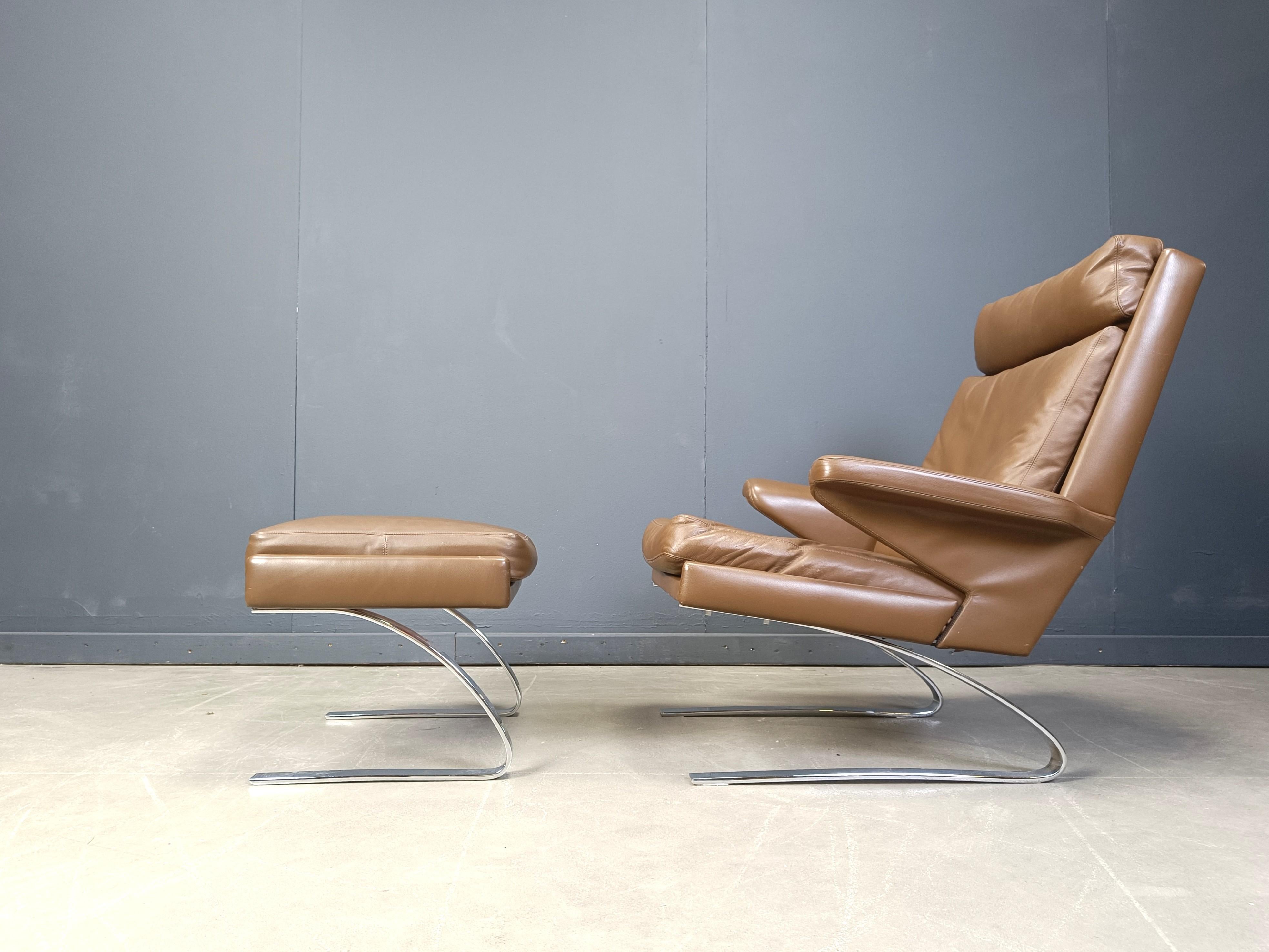 Swing Lounge Chair et Ottoman de Reinhold Adolf et Hans-Jürgen Schräpfer Bon état - En vente à Leuven, Vlaams Gewest