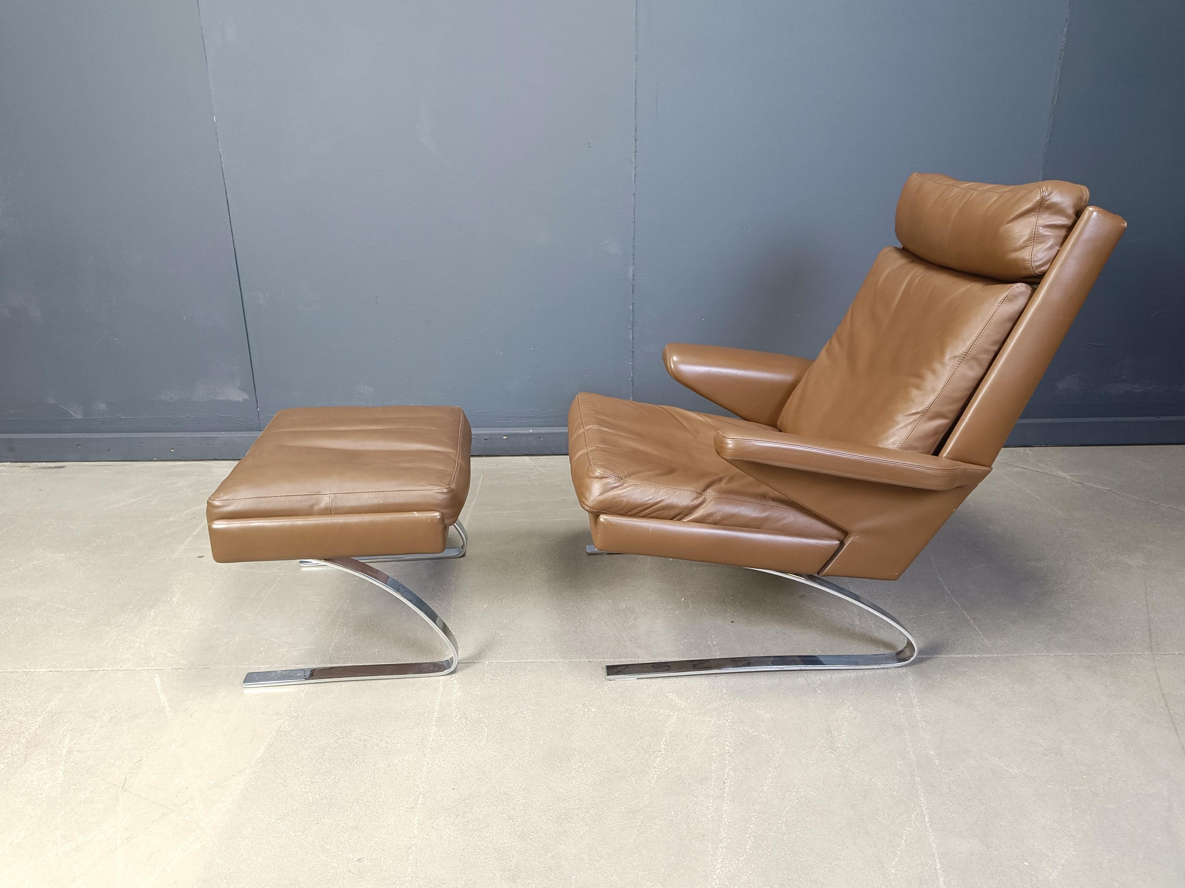 Fin du 20e siècle Swing Lounge Chair et Ottoman de Reinhold Adolf et Hans-Jürgen Schräpfer en vente